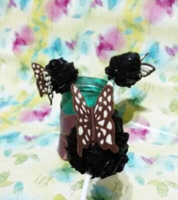Rose Cake Pops - Plattershare - Recipes, food stories and food lovers Rose Cake Pops - Plattershare - Recipes, food stories and food lovers