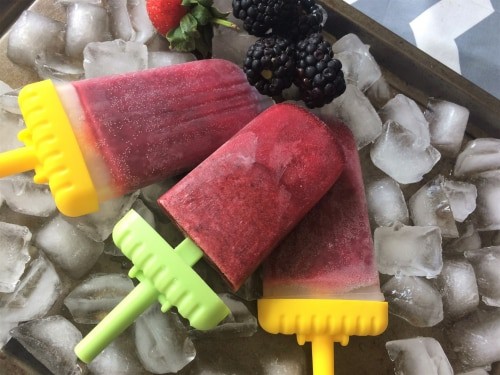 Easy Berry Limeade Popsicles - Plattershare - Recipes, food stories and food lovers