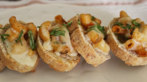 Mac And Cheese Crostini - Plattershare - Recipes, food stories and food lovers