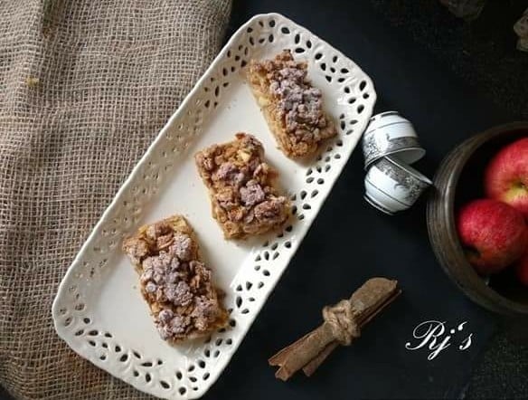 Apple Crumble Bars - Plattershare - Recipes, Food Stories And Food Enthusiasts