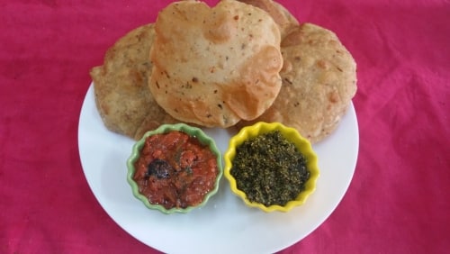 Jowar And Wheat Flour Pooris - Plattershare - Recipes, Food Stories And Food Enthusiasts