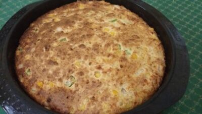 Cheesy Mexican Cornbread - Plattershare - Recipes, food stories and food lovers Cheesy Mexican Cornbread - Plattershare - Recipes, food stories and food lovers