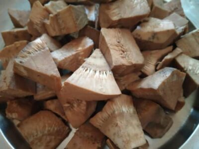 Tangy & Spicy Bengali Jackfruit Pickle Recipe - Plattershare - Recipes, food stories and food lovers Bengali Jackfruit Pickle in pots, tangy and spicy flavor.
