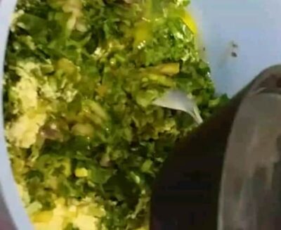 Steamed Spinach Discs - Plattershare - Recipes, food stories and food lovers Steamed Spinach Discs - Plattershare - Recipes, food stories and food lovers