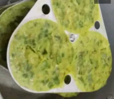 Steamed Spinach Discs - Plattershare - Recipes, food stories and food lovers Steamed Spinach Discs - Plattershare - Recipes, food stories and food lovers