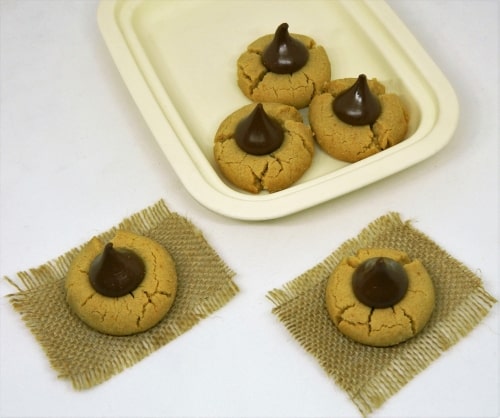 Peanut Butter Blossom Cookies - Plattershare - Recipes, food stories and food lovers
