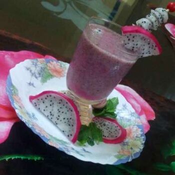 Dragon Fruit Smoothie Recipe - Plattershare - Recipes, food stories and food lovers