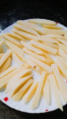 Crispy Baked Potato Wedges Aka French Fries - Plattershare - Recipes, food stories and food lovers Crispy Baked Potato Wedges Aka French Fries - Plattershare - Recipes, food stories and food lovers