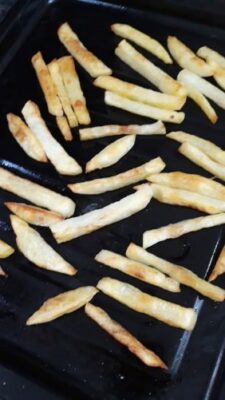 Crispy Baked Potato Wedges Aka French Fries - Plattershare - Recipes, food stories and food lovers Crispy Baked Potato Wedges Aka French Fries - Plattershare - Recipes, food stories and food lovers