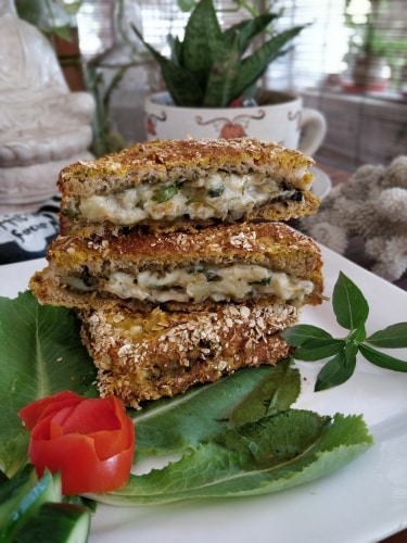Oats Crusted Stuffed Baked Bread Pakora - Plattershare - Recipes, Food Stories And Food Enthusiasts