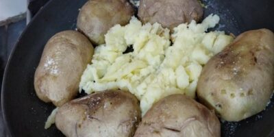 Couscous Stuffed Cheesy Potato Skins - Plattershare - Recipes, food stories and food lovers Couscous Stuffed Cheesy Potato Skins - Plattershare - Recipes, food stories and food lovers
