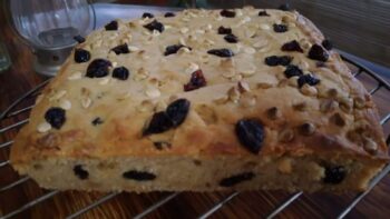 Cranberry And Almond Blondies - Plattershare - Recipes, food stories and food lovers
