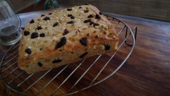 Cranberry And Almond Blondies - Plattershare - Recipes, food stories and food lovers