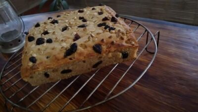 Cranberry And Almond Blondies - Plattershare - Recipes, food stories and food lovers Cranberry And Almond Blondies - Plattershare - Recipes, food stories and food lovers