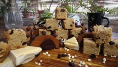 Cranberry And Almond Blondies - Plattershare - Recipes, food stories and food lovers Cranberry And Almond Blondies - Plattershare - Recipes, food stories and food lovers