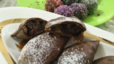 Baked Chocolate Brownie Gujiya - Plattershare - Recipes, food stories and food lovers