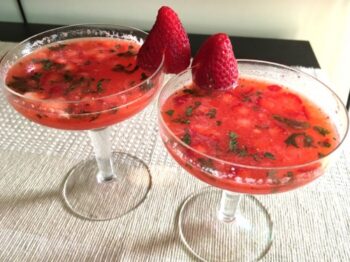 Strawberry Virgin Mojito - Plattershare - Recipes, Food Stories And Food Enthusiasts