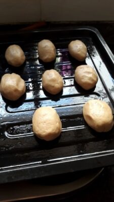 Easy Wheat Flour Dinner Buns With Baked Veggies - Plattershare - Recipes, food stories and food lovers Easy Wheat Flour Dinner Buns With Baked Veggies - Plattershare - Recipes, food stories and food lovers
