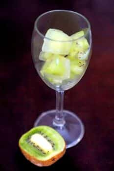 Green Tea Cooler With Kiwi Infused Ice Cubes - Plattershare - Recipes, food stories and food lovers
