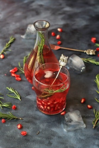 Flat Belly Juice Cleanse With Pomegranate And Rosemary - Plattershare - Recipes, food stories and food lovers