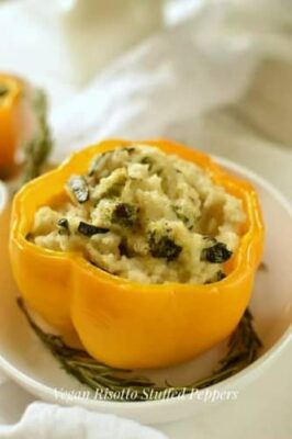 Vegan Risotto Stuffed Peppers (With Peanut Milk) - Plattershare - Recipes, food stories and food lovers Vegan Risotto Stuffed Peppers (With Peanut Milk) - Plattershare - Recipes, food stories and food lovers