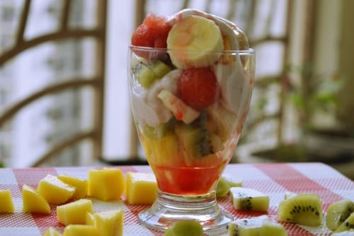 Greek Yogurt Fruit Salad Cup - Plattershare - Recipes, Food Stories And Food Enthusiasts