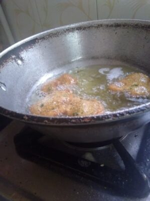 Rajasthani Kanji Vada - Plattershare - Recipes, food stories and food lovers Rajasthani Kanji Vada - Plattershare - Recipes, food stories and food lovers