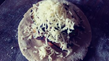 Baked Stuffed Pita Bread - Plattershare - Recipes, food stories and food lovers
