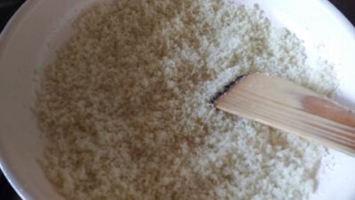 Crispy Gluten-Free Cauliflower Pizza Crust: A Healthy & Delicious Twist - Plattershare - Recipes, food stories and food lovers Crispy Gluten-Free Cauliflower Pizza Crust: A Healthy & Delicious Twist - Plattershare - Recipes, food stories and food lovers