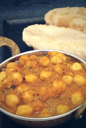 Chole Bhature Or Chana Masala - Plattershare - Recipes, food stories and food enthusiasts