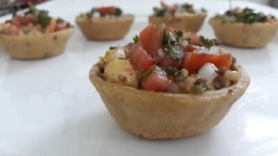 Crispy Baked Katori Chaat with Zesty Russian Salad - Plattershare - Recipes, food stories and food lovers Crispy Baked Katori Chaat with Zesty Russian Salad - Plattershare - Recipes, food stories and food lovers