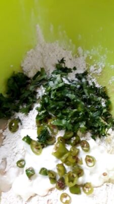 Crispy Baked Katori Chaat with Zesty Russian Salad - Plattershare - Recipes, food stories and food lovers Crispy Baked Katori Chaat with Zesty Russian Salad - Plattershare - Recipes, food stories and food lovers