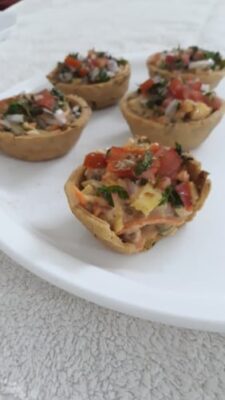 Crispy Baked Katori Chaat with Zesty Russian Salad - Plattershare - Recipes, food stories and food lovers Crispy Baked Katori Chaat with Zesty Russian Salad - Plattershare - Recipes, food stories and food lovers