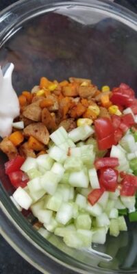 Crispy Chapati Taco Shells with Refreshing Mint-Hung Curd & Veggie Filling - Plattershare - Recipes, food stories and food lovers Crispy Chapati Taco Shells with Refreshing Mint-Hung Curd & Veggie Filling - Plattershare - Recipes, food stories and food lovers