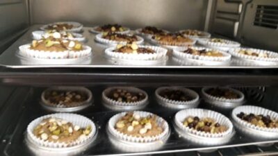 Healthy Musk Melon Cupcakes with a 5-Flour Blend - Plattershare - Recipes, food stories and food lovers Healthy Musk Melon Cupcakes with a 5-Flour Blend - Plattershare - Recipes, food stories and food lovers