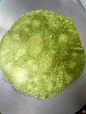 Healthy Spinach & Corn Quesadillas with Kidney Bean Salad & Roasted Tomato Salsa - Plattershare - Recipes, food stories and food lovers Healthy Spinach & Corn Quesadillas with Kidney Bean Salad & Roasted Tomato Salsa - Plattershare - Recipes, food stories and food lovers