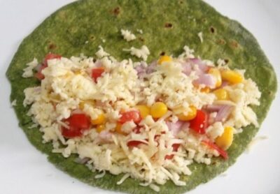 Healthy Spinach & Corn Quesadillas with Kidney Bean Salad & Roasted Tomato Salsa - Plattershare - Recipes, food stories and food lovers Healthy Spinach & Corn Quesadillas with Kidney Bean Salad & Roasted Tomato Salsa - Plattershare - Recipes, food stories and food lovers