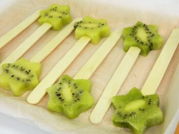 Chocolate Coated Frozen Kiwi Star Pops - Plattershare - Recipes, food stories and food lovers