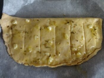Garlic Bread | Cheese Garlic Bread | Wheat Garlic Bread Recipe - Plattershare - Recipes, food stories and food lovers
