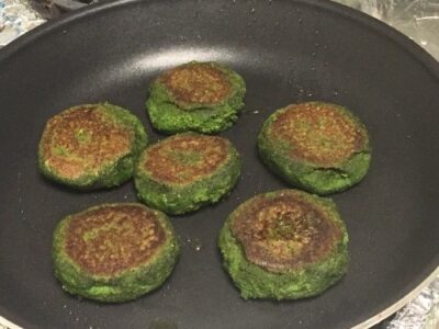 Healthy Palak Methi Soya Tikki with Zesty Almond-Garlic Dip - Plattershare - Recipes, food stories and food lovers Healthy Palak Methi Soya Tikki with Zesty Almond-Garlic Dip - Plattershare - Recipes, food stories and food lovers