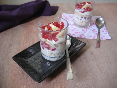 Instant Oats Yogurt And Pomegranate Parfait - Plattershare - Recipes, food stories and food lovers