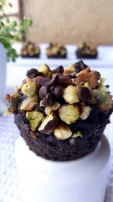 Healthy Chocolate Cupcakes with Whole Wheat, Oats, and Almonds - Plattershare - Recipes, food stories and food lovers Healthy Chocolate Cupcakes with Whole Wheat, Oats, and Almonds - Plattershare - Recipes, food stories and food lovers