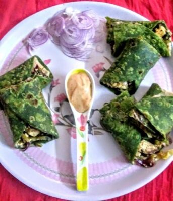 Healthy Spinach Paneer Kathi Rolls (Palak Paneer Wraps) - Plattershare - Recipes, food stories and food lovers Healthy Spinach Paneer Kathi Rolls (Palak Paneer Wraps) - Plattershare - Recipes, food stories and food lovers