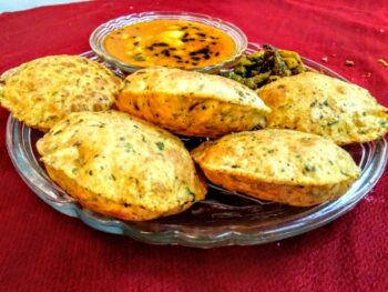Masaledar Spicy Aalo With Ajwain Methi Puri - Plattershare - Recipes, food stories and food lovers