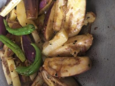 Comforting Hilsa Fish Stew with Brinjal: A Soulful Bengali Recipe - Plattershare - Recipes, food stories and food lovers Comforting Hilsa Fish Stew with Brinjal: A Soulful Bengali Recipe - Plattershare - Recipes, food stories and food lovers