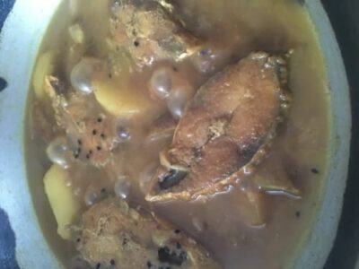 Comforting Hilsa Fish Stew with Brinjal: A Soulful Bengali Recipe - Plattershare - Recipes, food stories and food lovers Comforting Hilsa Fish Stew with Brinjal: A Soulful Bengali Recipe - Plattershare - Recipes, food stories and food lovers