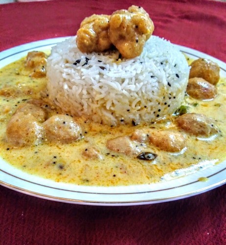 Kadhi Pakoda With Boiled Rice - Plattershare - Recipes, food stories and food lovers