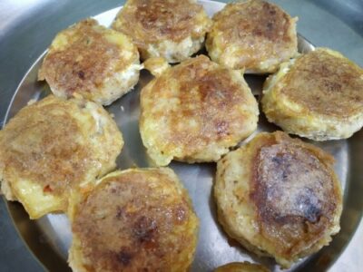 Crispy Prawn Patties with Zesty Indian Spices - Plattershare - Recipes, food stories and food lovers Crispy Prawn Patties with Zesty Indian Spices - Plattershare - Recipes, food stories and food lovers