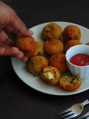 Cheese Stuffed Vegetable & Drumstick Leaves Balls - Plattershare - Recipes, food stories and food lovers