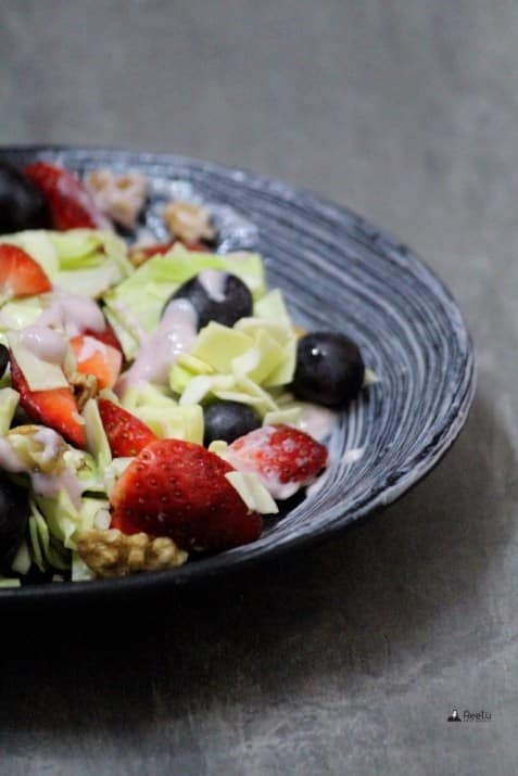 Crunchy Salad With Mixed Berry Mayonnaise - Plattershare - Recipes, food stories and food lovers